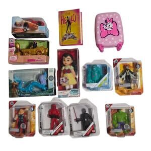 Disney Zuru Suprise Mini Brands Lot Of 12 Ft. Star Wars The Hulk Rava